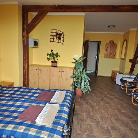 Hotel Na Hradbách Louny Esterno foto