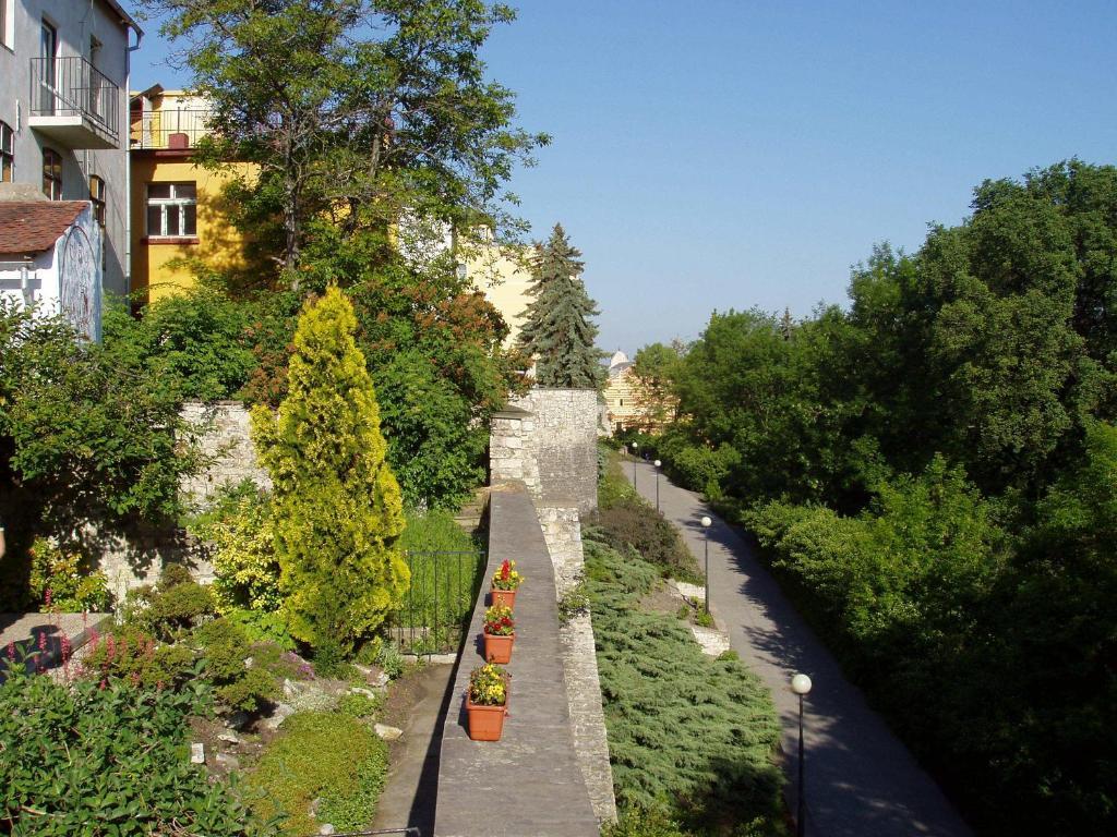 Hotel Na Hradbách Louny Esterno foto