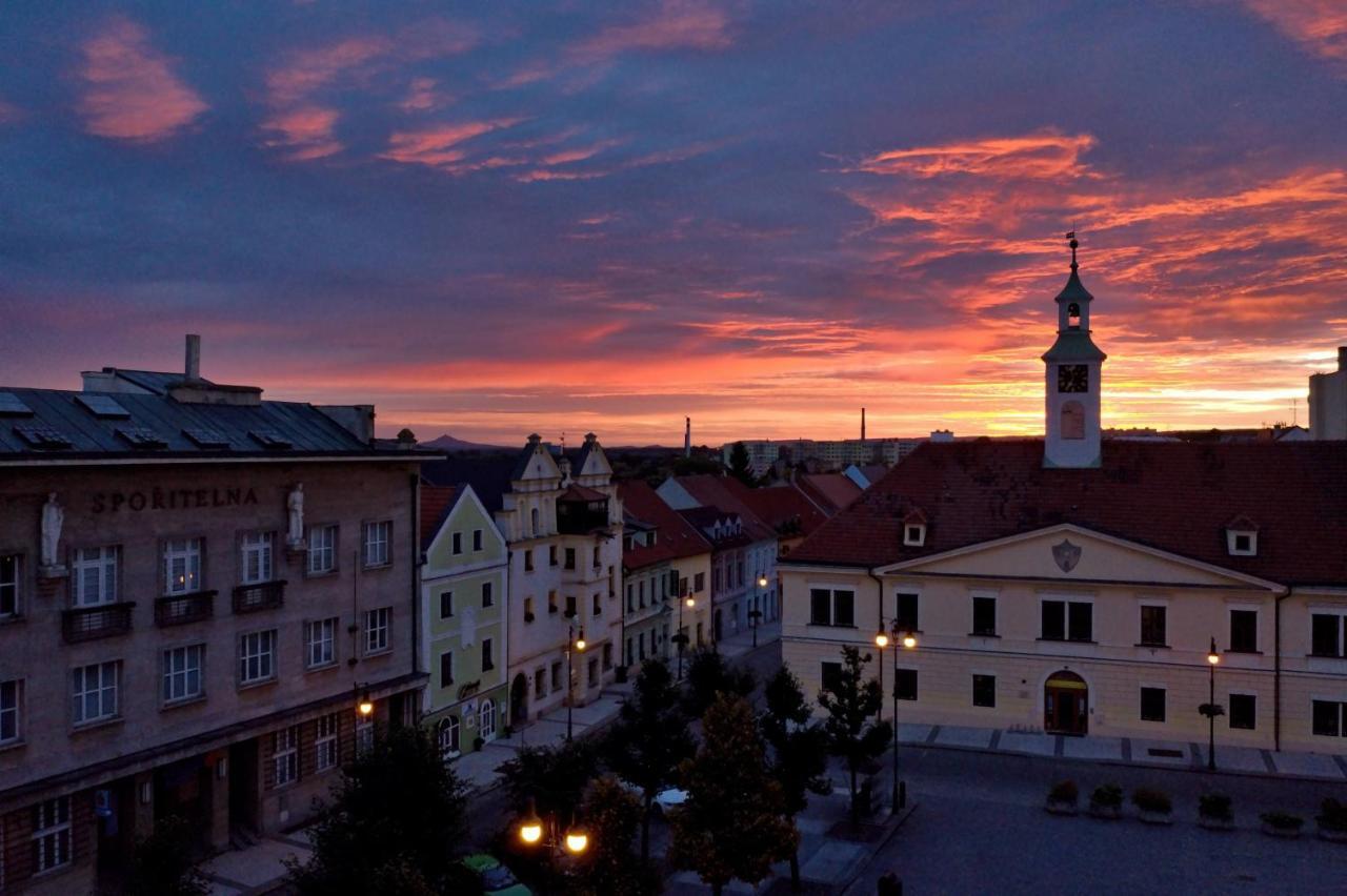 Hotel Na Hradbách Louny Esterno foto